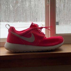 Pink Nike Roshe